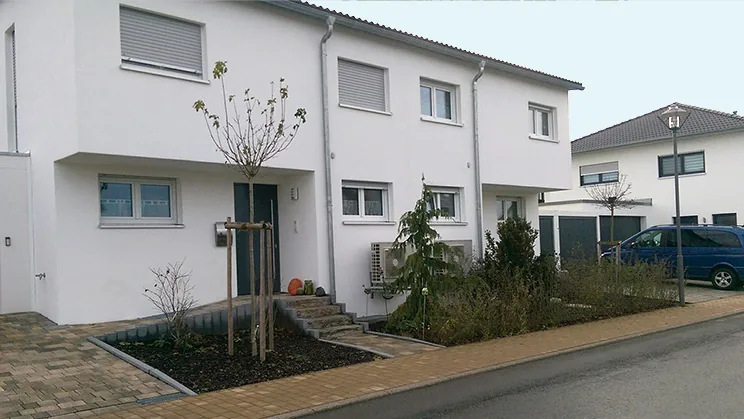 Doppelhaus mit Doppelgarage – Neubau, Projekt des Architekturbüros Altuntas